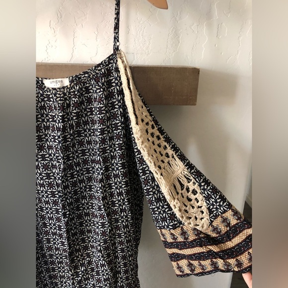 Umgee|Boho crotchet cold shoulder flowy dress in black & tan tones••Beachy LARGE - Picture 3 of 12